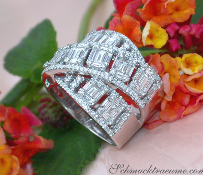 Tremendous Crossover Diamond Ring with Baguette Diamonds Tremendous Crossover Diamond Ring with Baguette Diamonds
