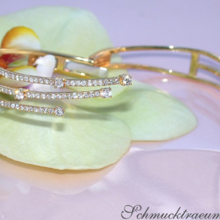 Picture Perfect Diamond Bangle in Yellow gold 18k