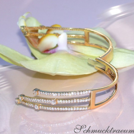 Picture Perfect Diamond Bangle in Yellow gold 18k