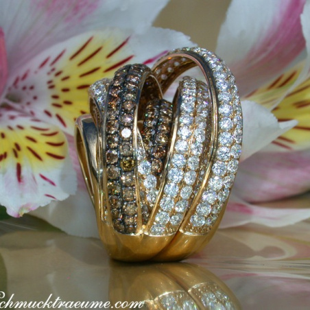 Multi Row Diamond Ring with Brown Diamonds of Stately Size