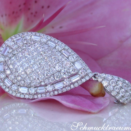 Superb Pear Pendant with Brilliant, Princess and Baguette Diamonds