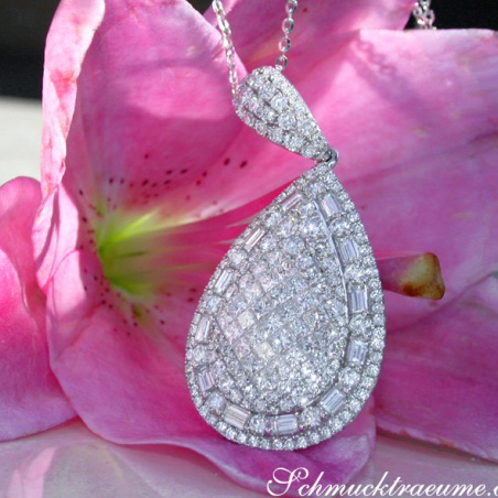 Superb Pear Pendant with Brilliant, Princess and Baguette Diamonds