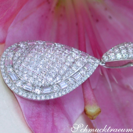 Superb Pear Pendant with Brilliant, Princess and Baguette Diamonds