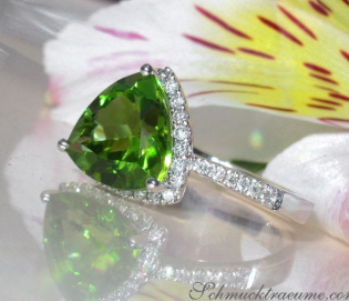 Precious Peridot Ring with Diamonds