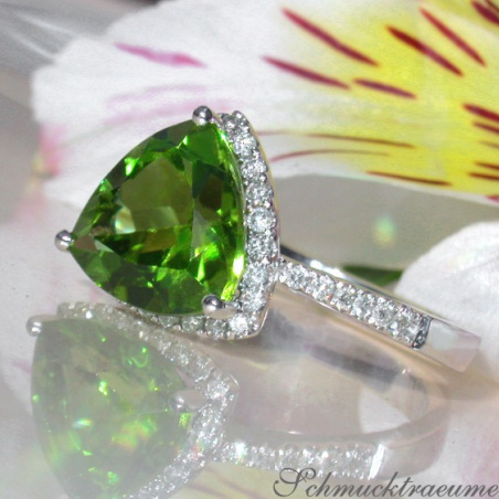 Precious Peridot Ring with Diamonds