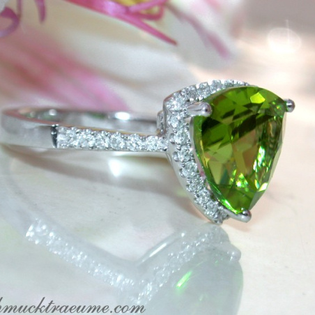 Precious Peridot Ring with Diamonds