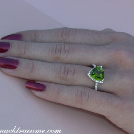 Precious Peridot Ring with Diamonds