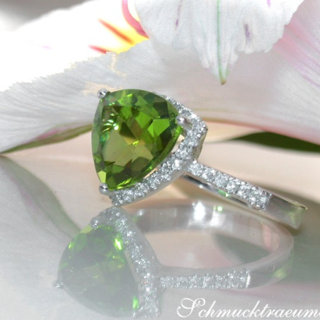 Precious Peridot Ring with Diamonds