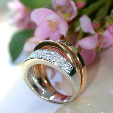 Pretty Multirow Diamond Ring in Rose & White Gold
