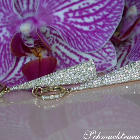 Interesting Dangling Earrings with Diamonds in Yellowgold