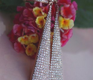 Interesting Diamond Earrings in Rosegold
