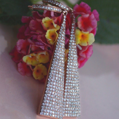 Interesting Diamond Earrings in Rosegold