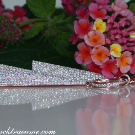 Interesting Diamond Earrings in Rosegold