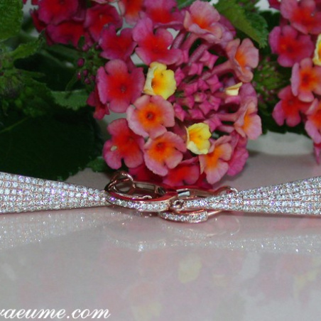 Interesting Diamond Earrings in Rosegold