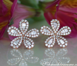 Precious Diamond Flower Earrings in Rose gold 14k