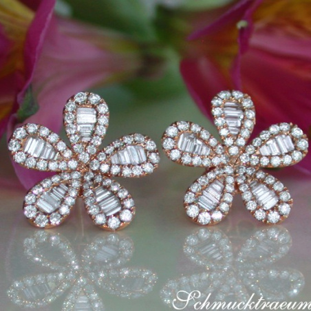 Precious Diamond Flower Earrings in Rose gold 14k