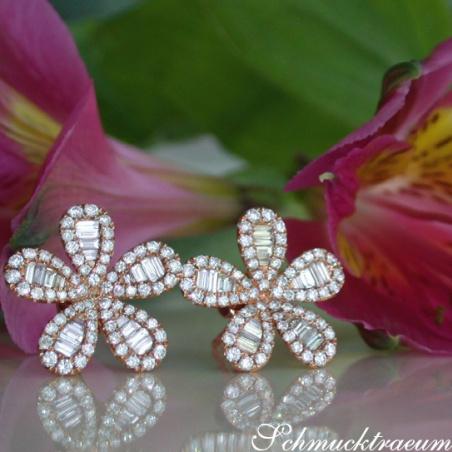 Precious Diamond Flower Earrings in Rose gold 14k
