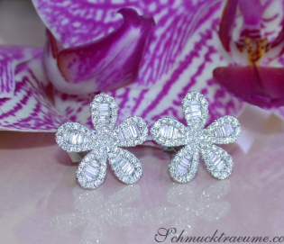 Precious Diamond Flower Earrings in White gold 14k