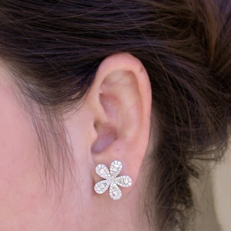 Precious Diamond Flower Earrings in White gold 14k