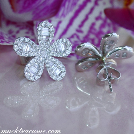 Precious Diamond Flower Earrings in White gold 14k