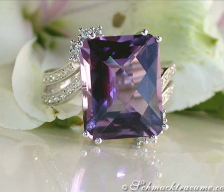 Impressive Amethyst Ring with Diamonds