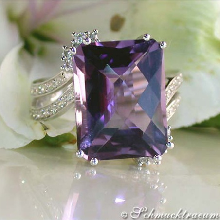 Impressive Amethyst Ring with Diamonds