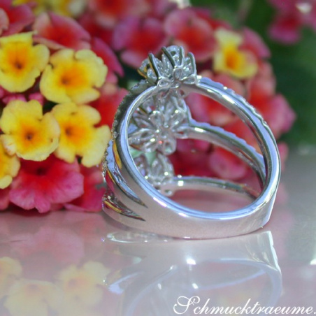Diamant Ring im Blüten Design