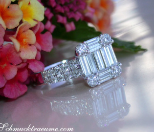 Tremendous Diamond Ring with extra long Baguette Diamonds