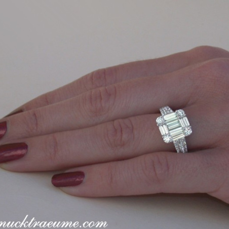 Tremendous Diamond Ring with extra long Baguette Diamonds