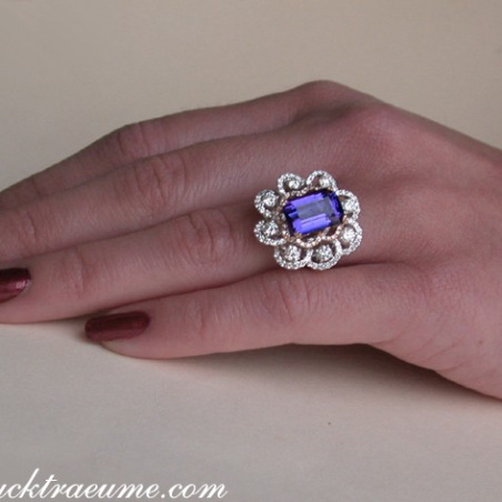 Exceptional AAA Tanzanite Ring with Diamonds