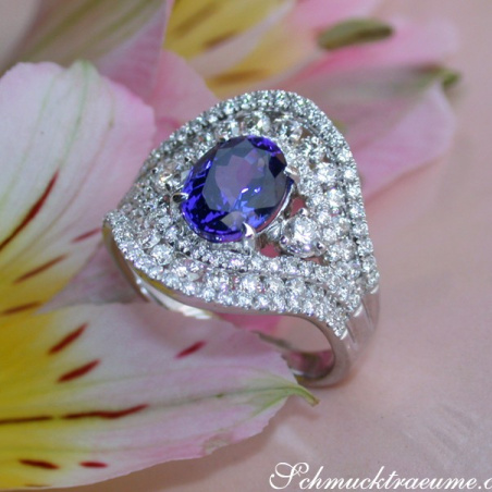 Precious AAA Tanzanite Ring with Diamonds in Whitegold 18k