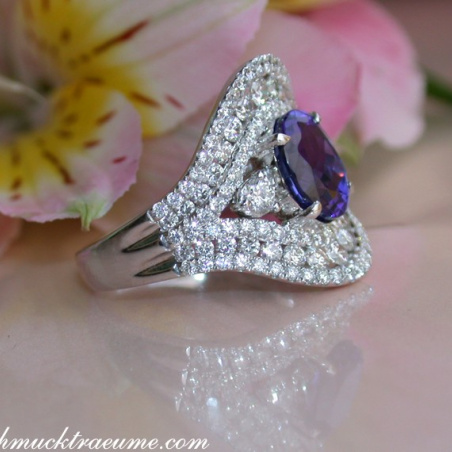 Precious AAA Tanzanite Ring with Diamonds in Whitegold 18k