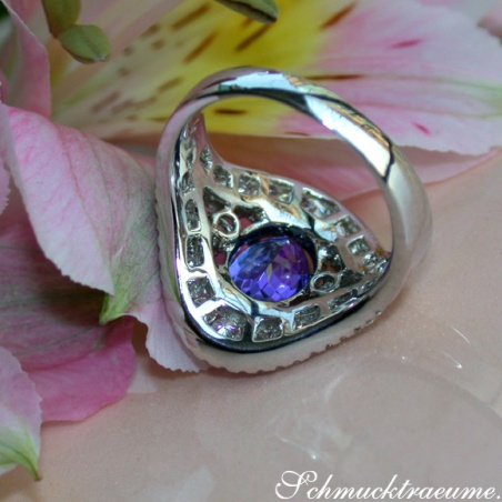 Precious AAA Tanzanite Ring with Diamonds in Whitegold 18k