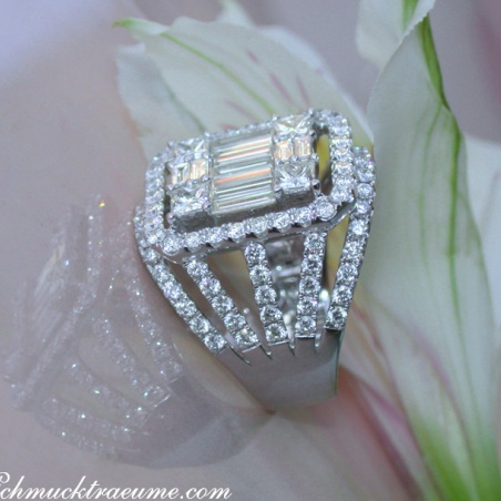  Luxuriöser Brillanten Ring mit Princess und Baguette Diamanten