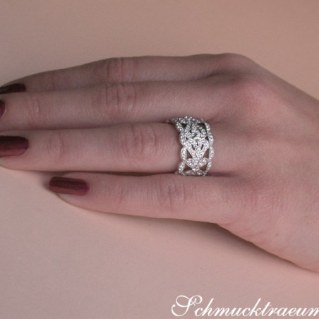 Graceful Antique Style Diamond Ring
