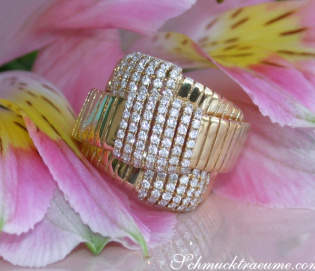 Opulent Diamond Ring