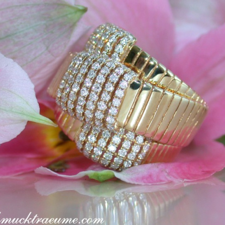 Opulent Diamond Ring
