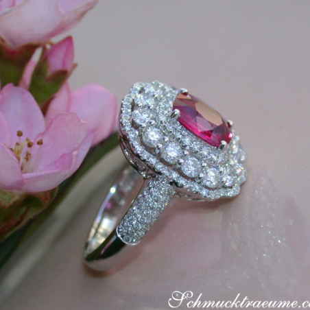 Magnificent Ruby Ring with Diamonds