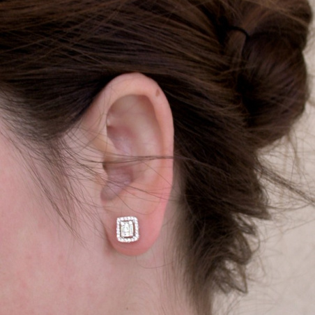 Beautiful Diamond Earrings (Baguette and Brilliant Cut)