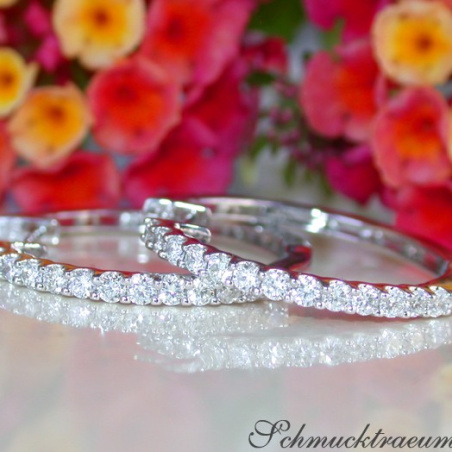 Timeless Diamond Hoop Earrings in Whitegold 18k