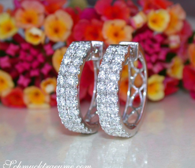 Elegant Diamond Hoop Earrings in Whitegold 18K (Ø 21 mm) Elegant Diamond Hoop Earrings in Whitegold 18K (Ø 21 mm)
