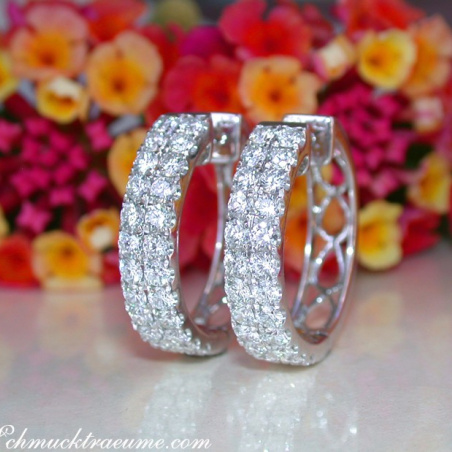 Elegant Diamond Hoop Earrings in Whitegold 18K (Ø 21 mm)