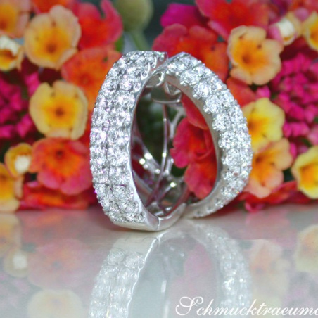 Elegant Diamond Hoop Earrings in Whitegold 18K (Ø 21 mm)