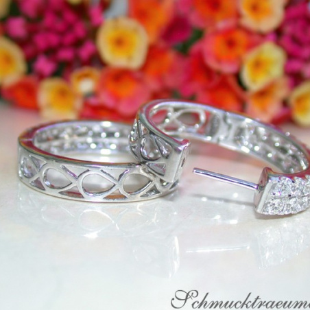 Elegant Diamond Hoop Earrings in Whitegold 18K (Ø 21 mm)
