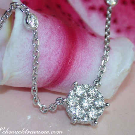 Exquisite Diamond Necklace in Whitegold 18k