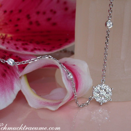 Exquisite Diamond Necklace in Whitegold 18k