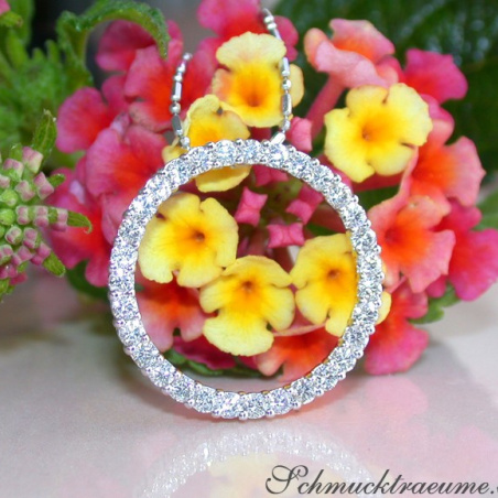 Elegant Diamond Circle Pendant in Whitegold 18k