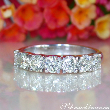 Stately Diamond Band in Whitegold