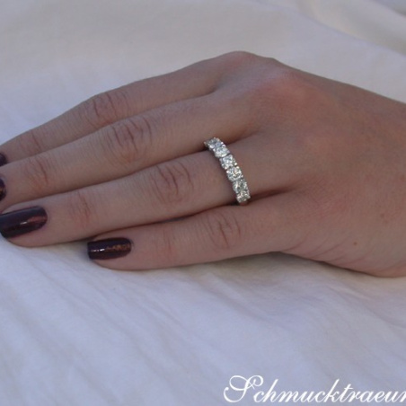 Stately Diamond Band in Whitegold