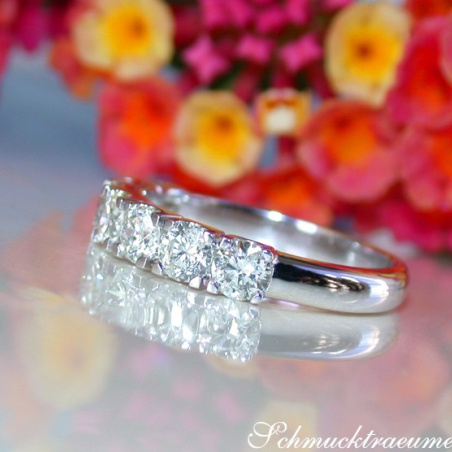 Stately Diamond Band in Whitegold